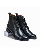 Earth Black Genuine Tata Leather Lace Up Mens Boots (Dexter)